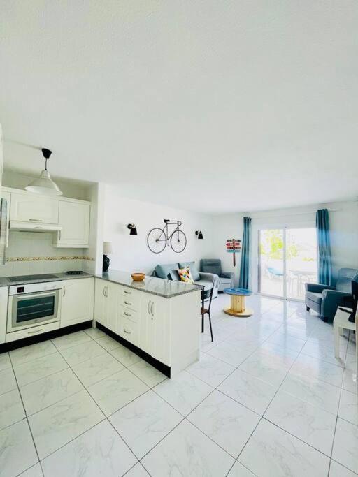 Comfy Home With Large Terrace Five Minutes From Ocean Los Cristianos  Eksteriør bilde